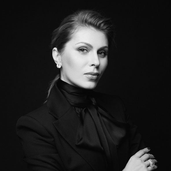 Елена Карисалова