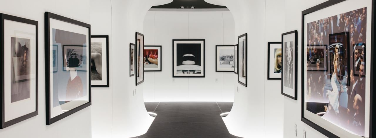 «КРАСОТА И СТИЛЬ. ИСТОРИЯ МОДНОЙ ФОТОГРАФИИ. ИЗ СОБРАНИЯ ФОНДА STILL ART» В ЭРМИТАЖЕ