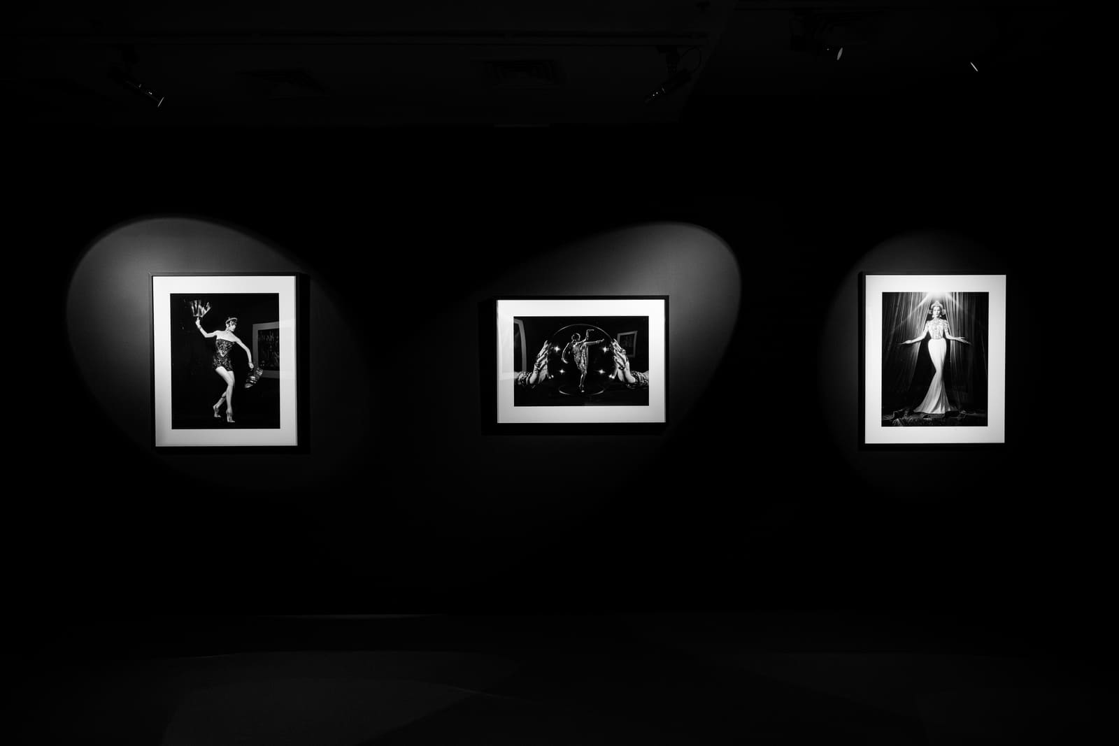 «ВНЕ ВРЕМЕНИ» ДАМИРА ЖУКЕНОВА В МАММ